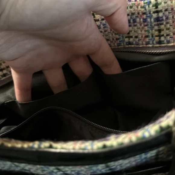 Coach Tweed Shoulder Bag with Black Trim - Picture 13 of 16